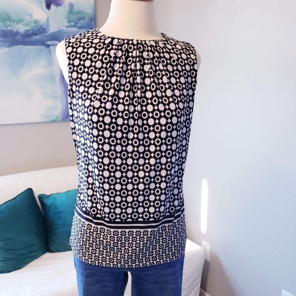 Abstract Geo Print Sleeveless Shell top